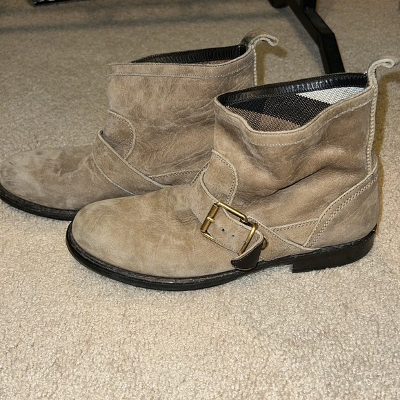 BURBERRY SOFT SUEDE MOTO BOOTIE - Picture 10 of 16